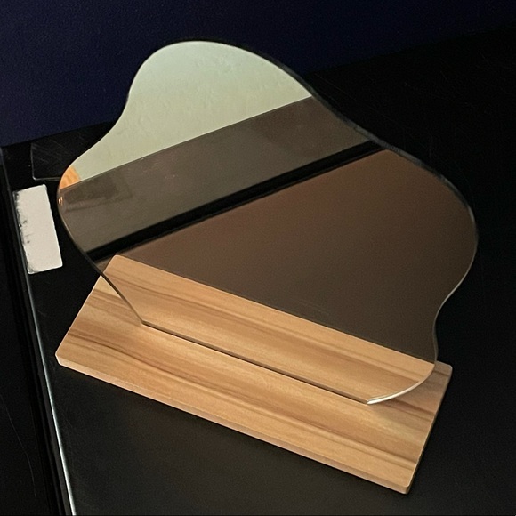 NWOT Asymmetrical Decorative ‘Cloud’ Mirror - Picture 9 of 16